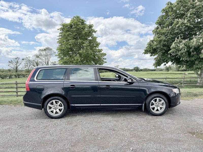 Volvo V70 2.5T SE Estate 5dr Petrol Geartronic Euro 5 (231 ps) - U2182