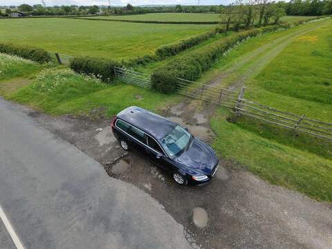 Volvo V70 2.5T SE Estate 5dr Petrol Geartronic Euro 5 (231 ps) - U2182