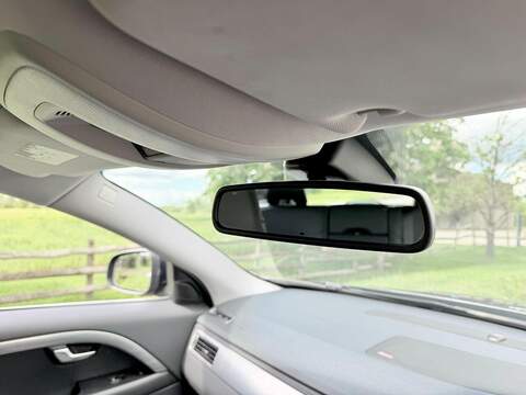 Volvo V70 2.5T SE Estate 5dr Petrol Geartronic Euro 5 (231 ps) - U2182