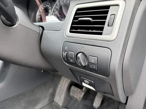 Volvo V70 2.5T SE Estate 5dr Petrol Geartronic Euro 5 (231 ps) - U2182