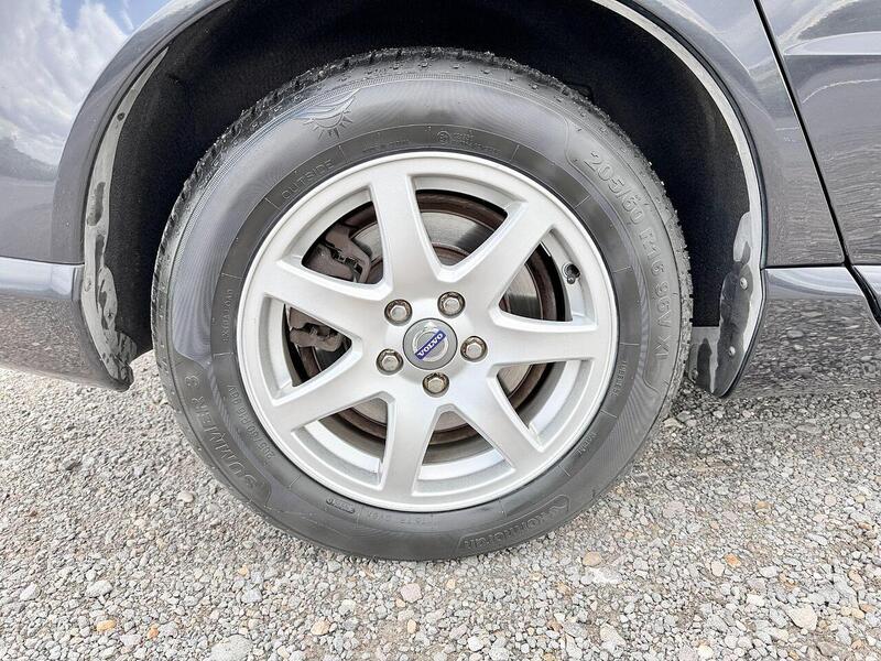 Volvo V70 2.5T SE Estate 5dr Petrol Geartronic Euro 5 (231 ps) - U2182