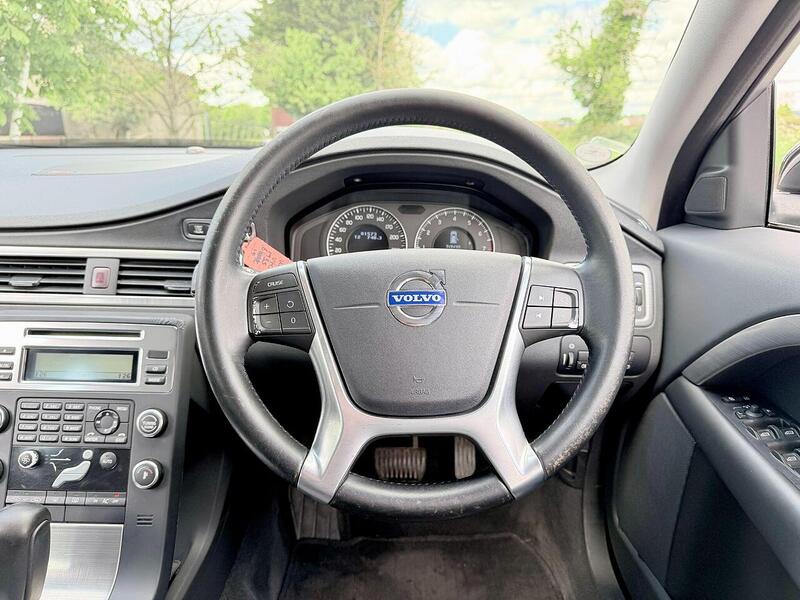 Volvo V70 2.5T SE Estate 5dr Petrol Geartronic Euro 5 (231 ps) - U2182