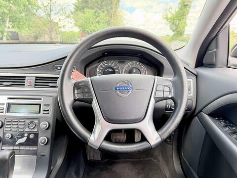 Volvo V70 2.5T SE Estate 5dr Petrol Geartronic Euro 5 (231 ps) - U2182