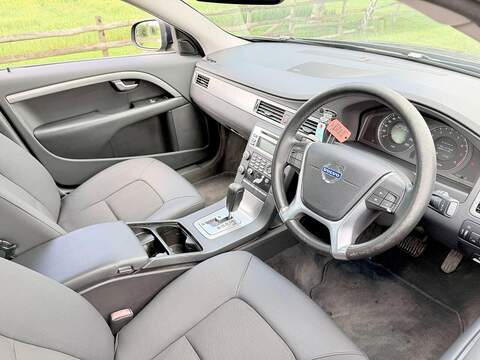 Volvo V70 2.5T SE Estate 5dr Petrol Geartronic Euro 5 (231 ps) - U2182