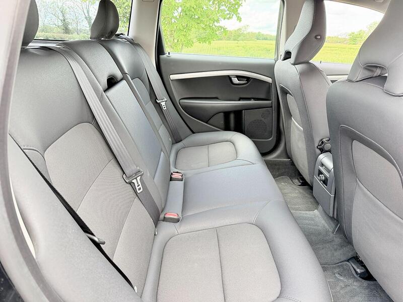 Volvo V70 2.5T SE Estate 5dr Petrol Geartronic Euro 5 (231 ps) - U2182