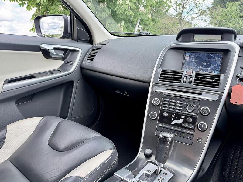 Volvo XC60 T6 R-Design Awd 3.0 5dr Estate Automatic Petrol - U2185