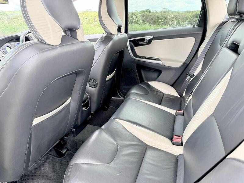 Volvo XC60 T6 R-Design Awd 3.0 5dr Estate Automatic Petrol - U2185