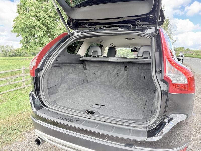 Volvo XC60 T6 R-Design Awd 3.0 5dr Estate Automatic Petrol - U2185