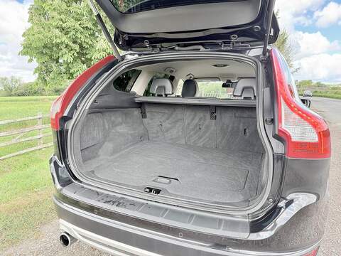 Volvo XC60 T6 R-Design Awd 3.0 5dr Estate Automatic Petrol - U2185