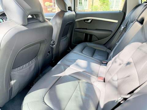 Volvo V70 2.5T SE Estate 5dr Petrol Geartronic Euro 5 (231 ps) - U2186