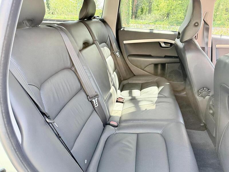 Volvo V70 2.5T SE Estate 5dr Petrol Geartronic Euro 5 (231 ps) - U2186