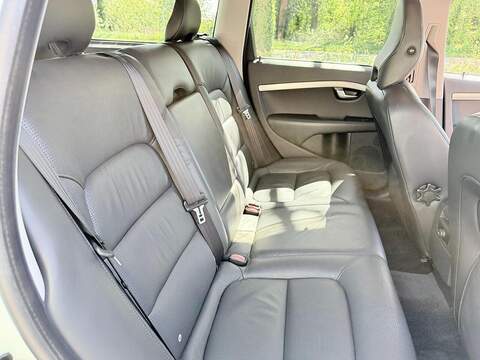 Volvo V70 2.5T SE Estate 5dr Petrol Geartronic Euro 5 (231 ps) - U2186