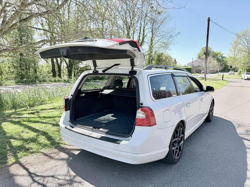 Volvo V70 2.5T SE Estate 5dr Petrol Geartronic Euro 5 (231 ps) - U2186