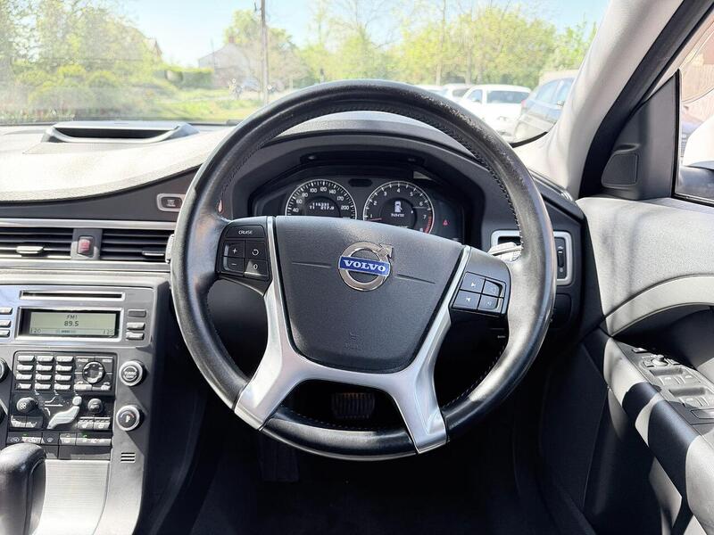Volvo V70 2.5T SE Estate 5dr Petrol Geartronic Euro 5 (231 ps) - U2186