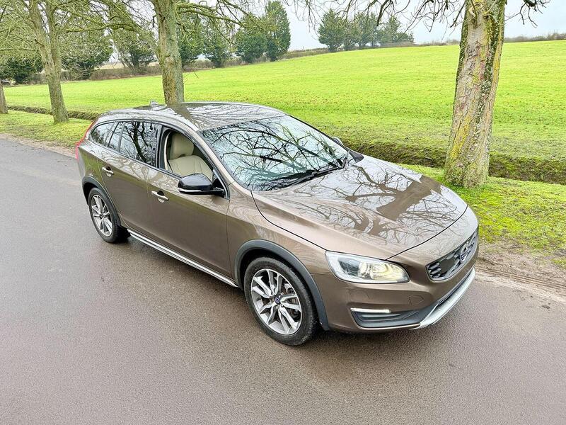 Volvo V60 Cross Country V60 Cross Country 2.0 T5 SE Lux Nav - U2187