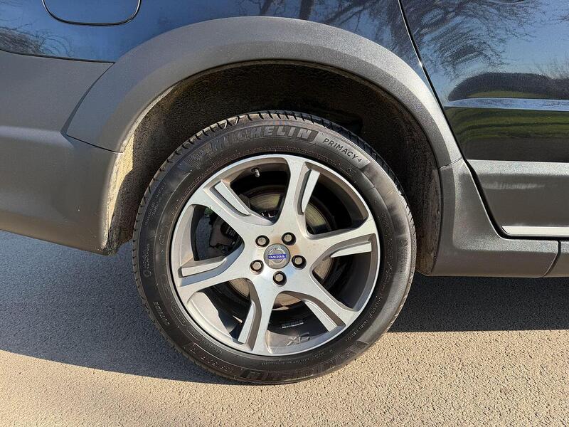 Volvo XC70 3.0 T6 SE Lux Estate 5dr Petrol Geartronic AWD Euro 5 (304 ps) - U2188