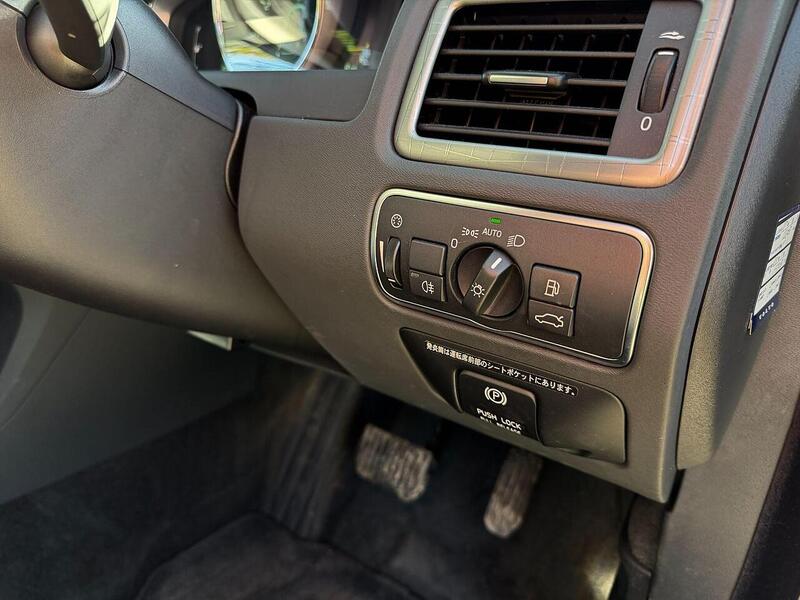 Volvo XC70 3.0 T6 SE Lux Estate 5dr Petrol Geartronic AWD Euro 5 (304 ps) - U2188