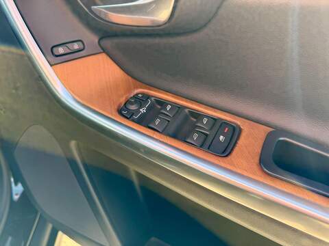Volvo XC60 2.0 D4 SE Lux Nav SUV 5dr Diesel Auto Euro 6 (s/s) (190 ps) - U2189