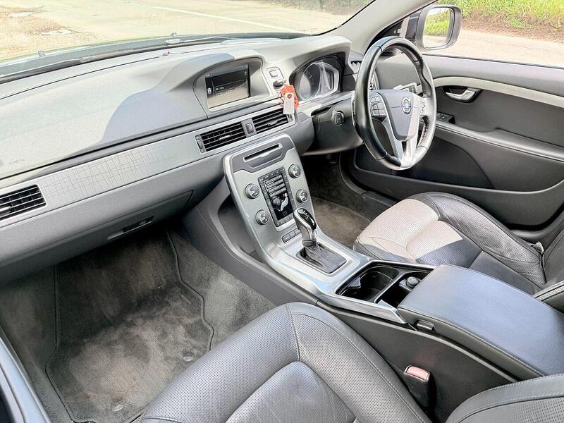 Volvo XC70 3.0 T6 SE Lux Estate 5dr Petrol Geartronic AWD Euro 5 (304 ps) - U2190