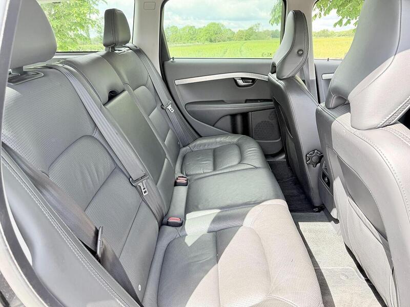 Volvo XC70 3.0 T6 SE Lux Estate 5dr Petrol Geartronic AWD Euro 5 (304 ps) - U2190