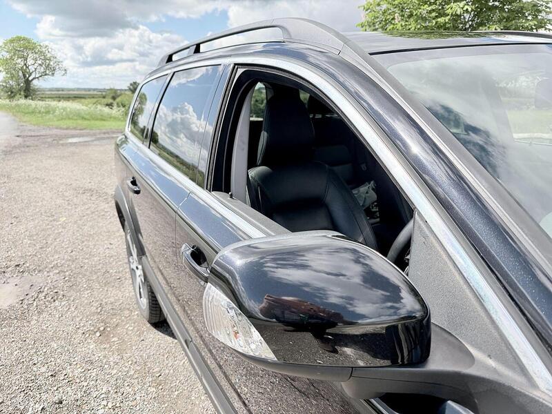 Volvo XC70 3.0 T6 SE Lux Estate 5dr Petrol Geartronic AWD Euro 5 (304 ps) - U2190
