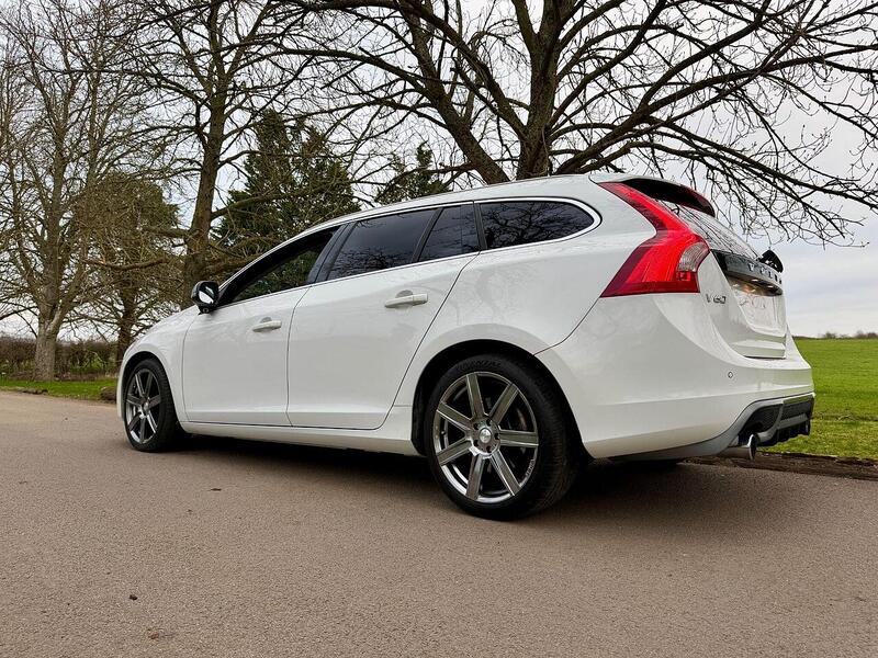 Volvo V60 T6 Se Awd 3.0 5dr Estate Automatic Petrol - U2191