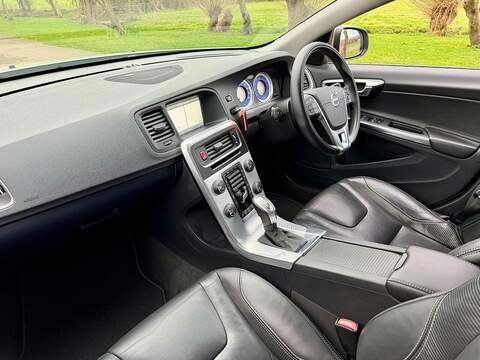 Volvo V60 T6 Se Awd 3.0 5dr Estate Automatic Petrol - U2191