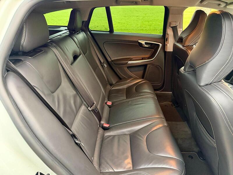 Volvo V60 T6 Se Awd 3.0 5dr Estate Automatic Petrol - U2191