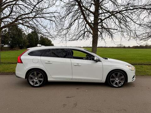 Volvo V60 T6 Se Awd 3.0 5dr Estate Automatic Petrol - U2191
