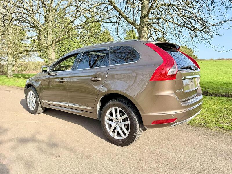 Volvo Xc60 D4 Se Estate 2.0 Automatic Diesel 2.0 5dr Estate Automatic Diesel - U2192