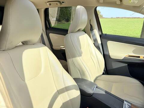 Volvo Xc60 D4 Se Estate 2.0 Automatic Diesel 2.0 5dr Estate Automatic Diesel - U2192