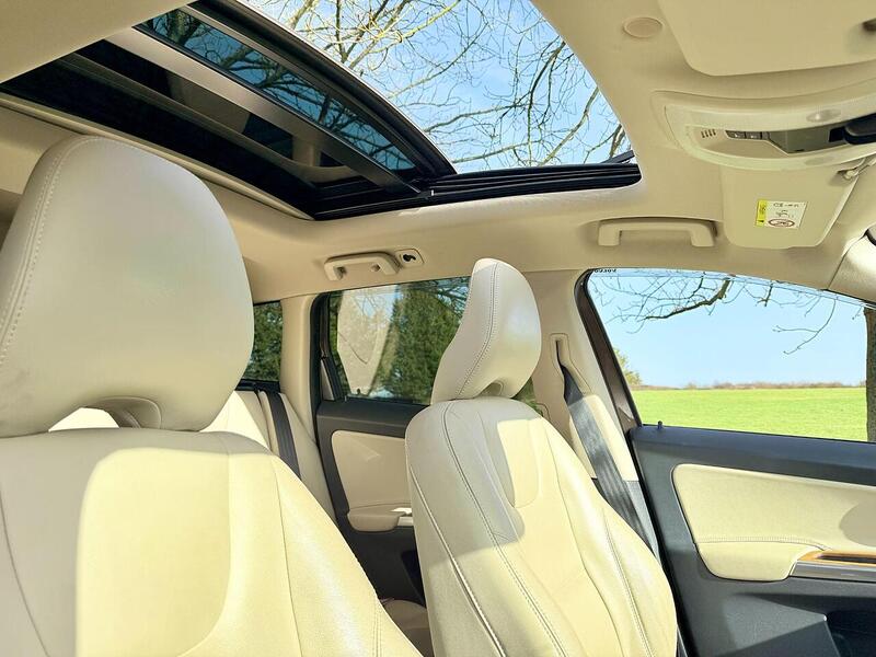 Volvo Xc60 D4 Se Estate 2.0 Automatic Diesel 2.0 5dr Estate Automatic Diesel - U2192
