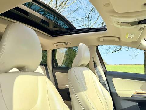 Volvo Xc60 D4 Se Estate 2.0 Automatic Diesel 2.0 5dr Estate Automatic Diesel - U2192