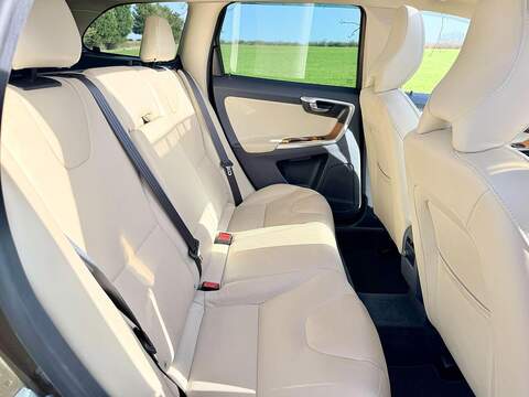 Volvo Xc60 D4 Se Estate 2.0 Automatic Diesel 2.0 5dr Estate Automatic Diesel - U2192