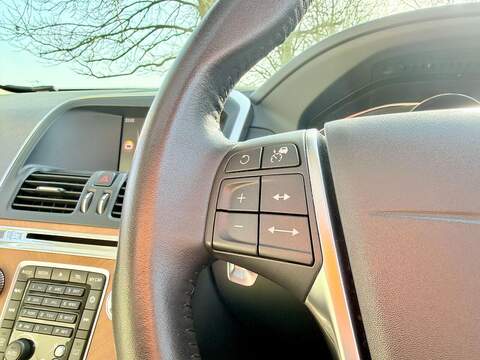 Volvo Xc60 D4 Se Estate 2.0 Automatic Diesel 2.0 5dr Estate Automatic Diesel - U2192