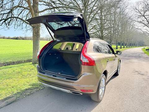 Volvo Xc60 D4 Se Estate 2.0 Automatic Diesel 2.0 5dr Estate Automatic Diesel - U2192