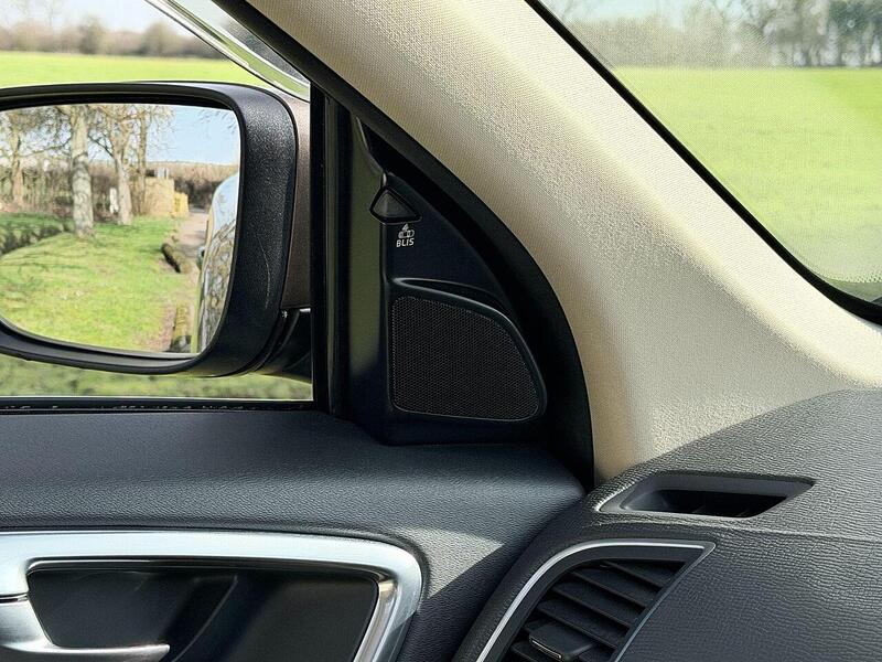 Volvo Xc60 D4 Se Estate 2.0 Automatic Diesel 2.0 5dr Estate Automatic Diesel - U2192
