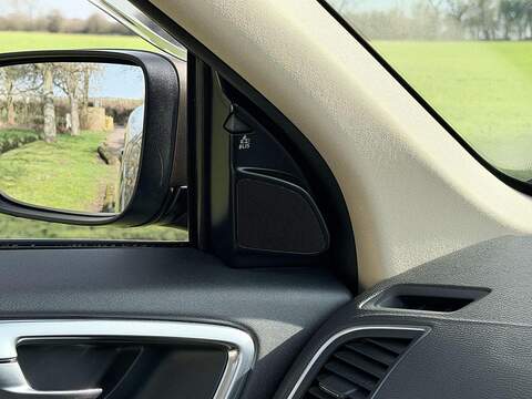 Volvo Xc60 D4 Se Estate 2.0 Automatic Diesel 2.0 5dr Estate Automatic Diesel - U2192