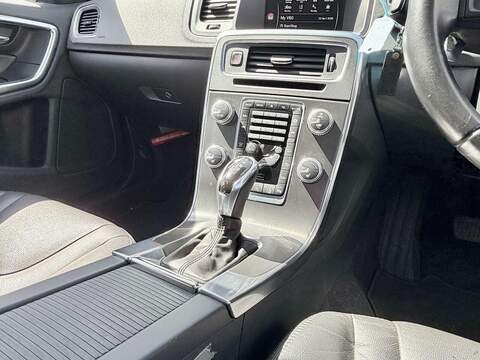 Volvo V60 T5 Se 2.0 5dr Estate Automatic Petrol - U2195