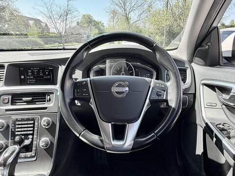 Volvo V60 T5 Se 2.0 5dr Estate Automatic Petrol - U2195