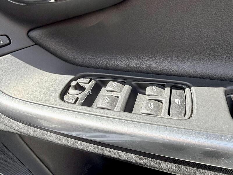 Volvo V60 T5 Se 2.0 5dr Estate Automatic Petrol - U2195