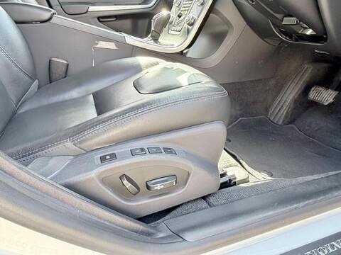 Volvo V60 T5 Se 2.0 5dr Estate Automatic Petrol - U2195