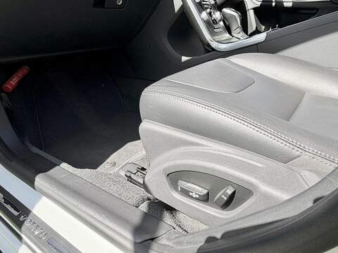 Volvo V60 T5 Se 2.0 5dr Estate Automatic Petrol - U2195