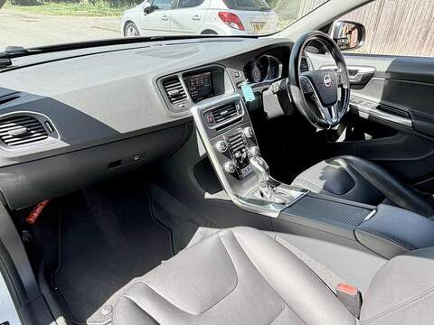 Volvo V60 T5 Se 2.0 5dr Estate Automatic Petrol - U2195