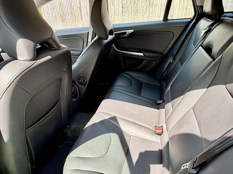 Volvo V60 T5 Se 2.0 5dr Estate Automatic Petrol - U2195