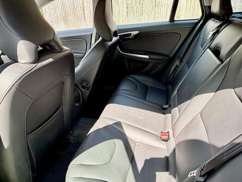 Volvo V60 T5 Se 2.0 5dr Estate Automatic Petrol - U2195