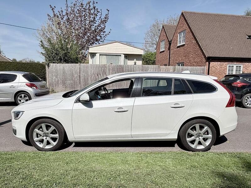 Volvo V60 T5 Se 2.0 5dr Estate Automatic Petrol - U2195