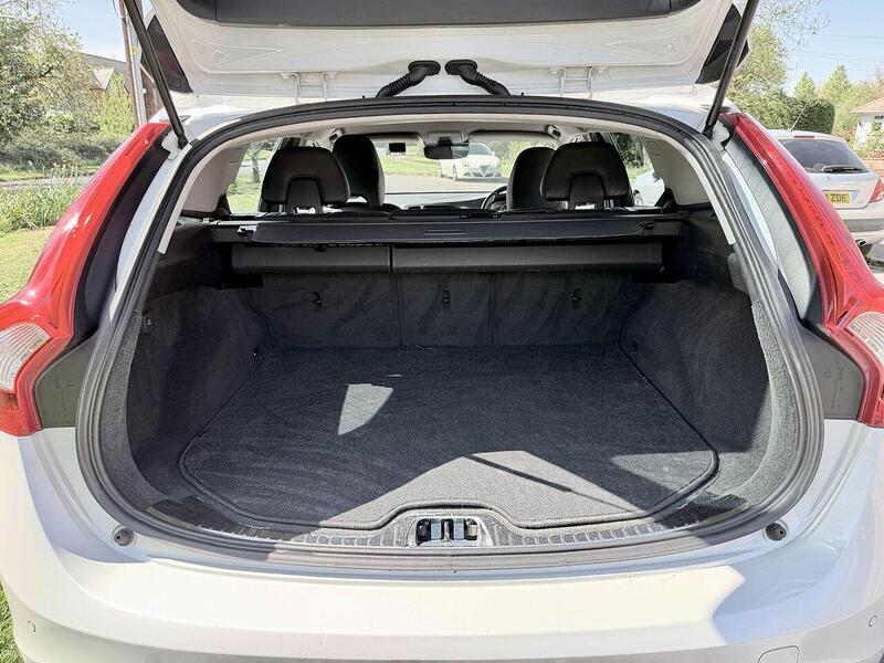 Volvo V60 T5 Se 2.0 5dr Estate Automatic Petrol - U2195