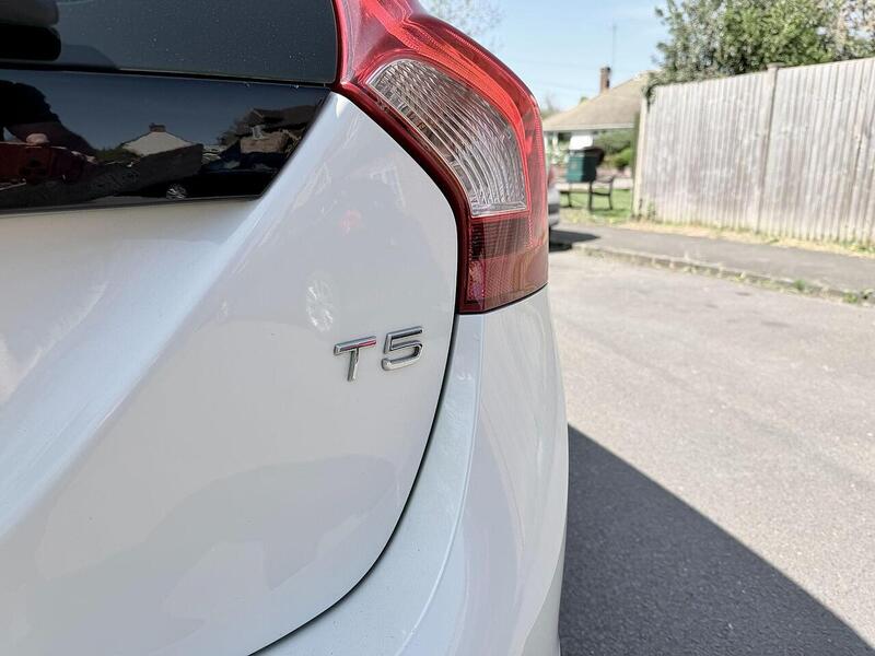 Volvo V60 T5 Se 2.0 5dr Estate Automatic Petrol - U2195