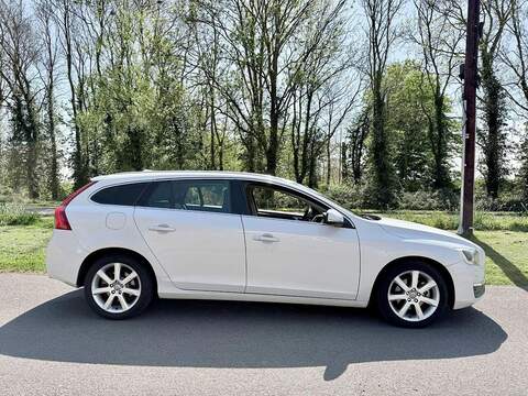 Volvo V60 T5 Se 2.0 5dr Estate Automatic Petrol - U2195